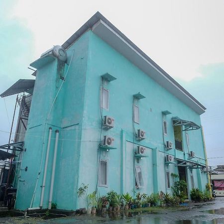 Hotel RedDoorz near Politeknik Manado Zewnętrze zdjęcie
