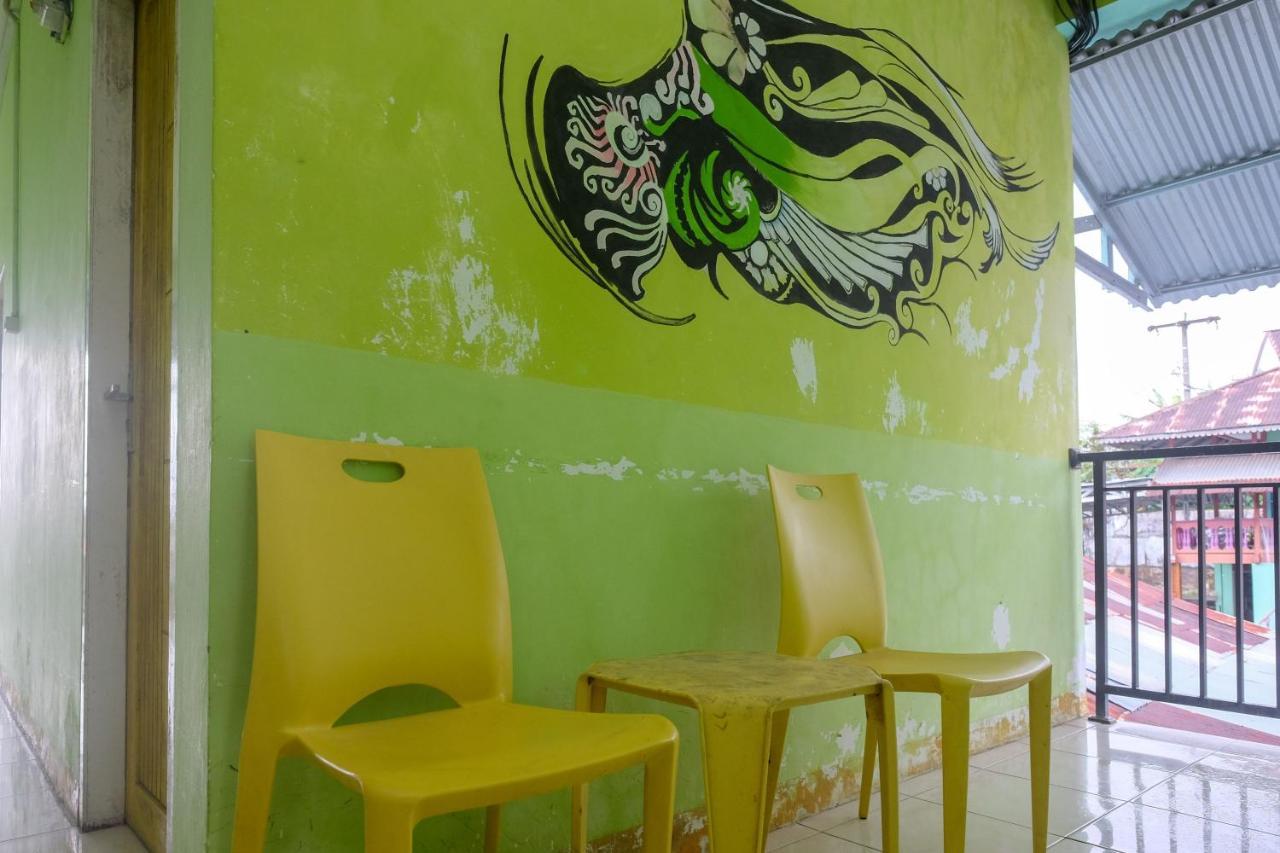 Hotel RedDoorz near Politeknik Manado Zewnętrze zdjęcie