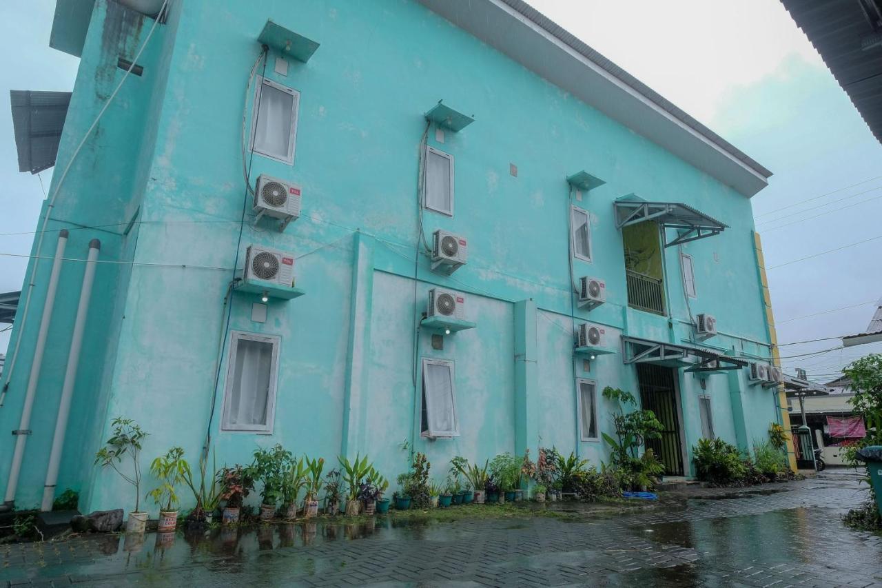 Hotel RedDoorz near Politeknik Manado Zewnętrze zdjęcie