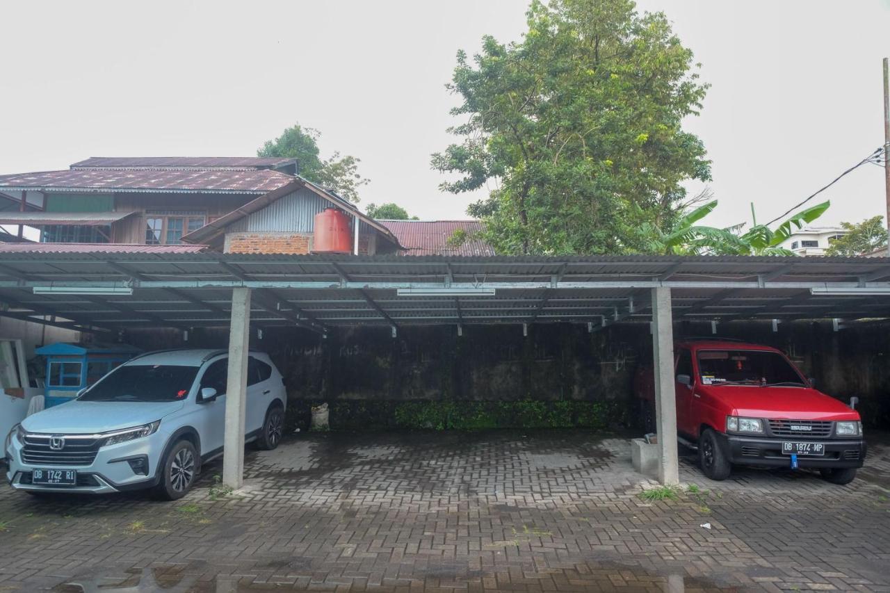 Hotel RedDoorz near Politeknik Manado Zewnętrze zdjęcie